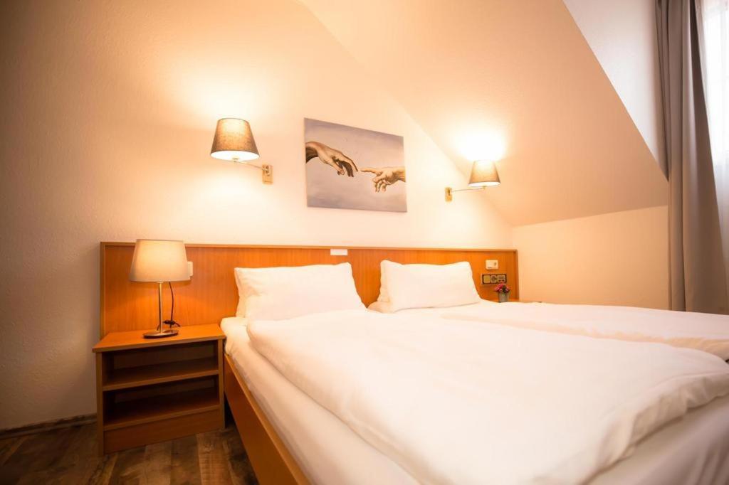 Hotel Weisse Muehle Breitenworbis Esterno foto